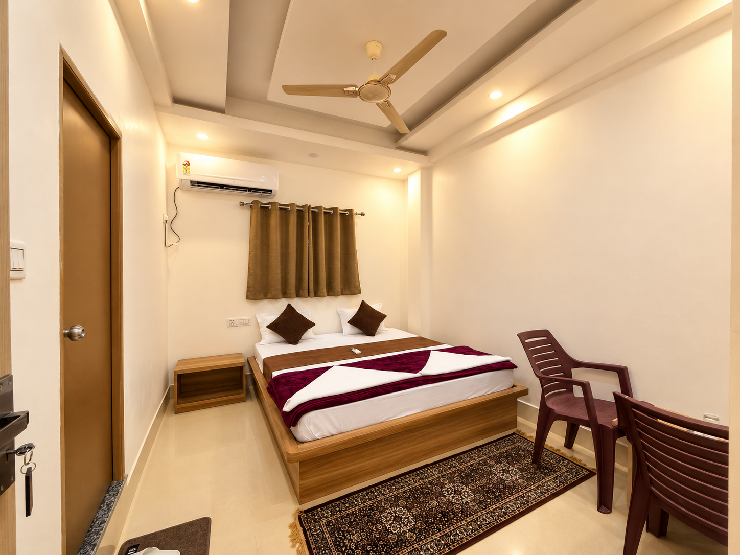 Deluxe double air-conditioned room at Hotel Orchid